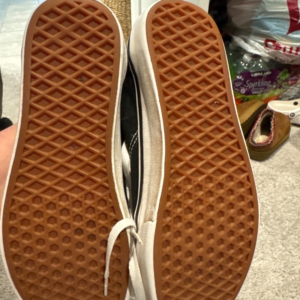 Shoes - Picture 4 of 4